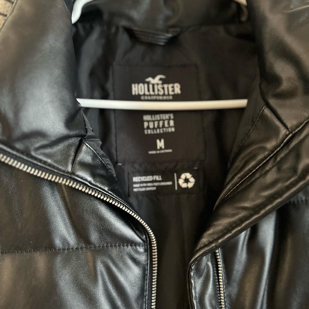 Hollister Black Puffer Jacket for Women